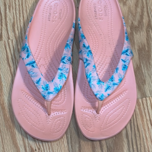 Crocs Women's Kadee II Seasonal Flip Flops, 11 - Picture 2 of 4